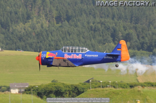 2011-07-01 Zeltweg Airpower 0572 North American SNJ-5 Texan - Red Bull